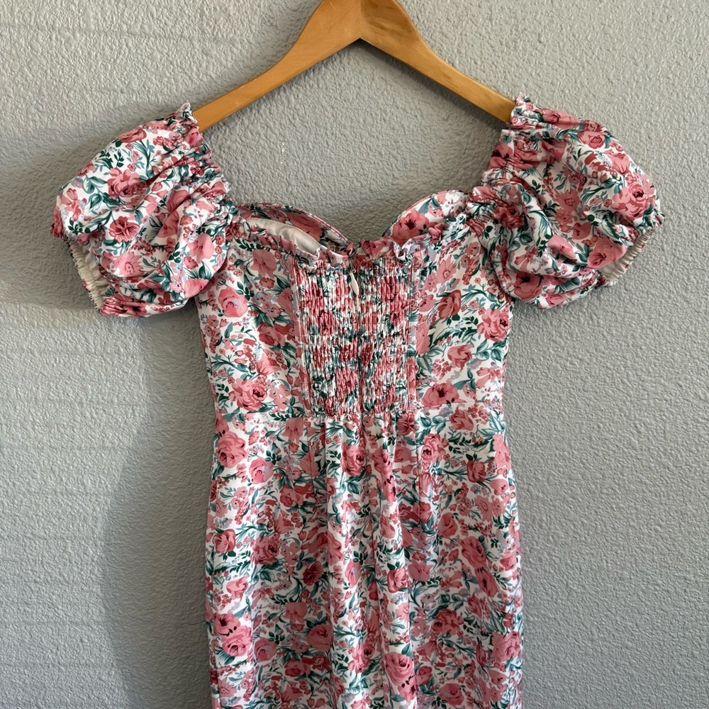 Lavish Alice Bonded Floral Off The Shoulder Puff Sleeve Satin Dress Size 4 — image 7 of 7